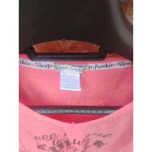 Sleep Junkie Women's Pink CUDDLE Graphic Sleep Tee V-Neck Pajama Shirt Size L - Picture 3 of 8